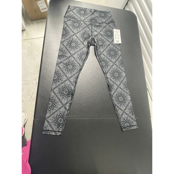 Scorpio Sol 2 Pair of High Waisted Women’s Medium Leggings**2 Pair** NWT - Picture 4 of 14